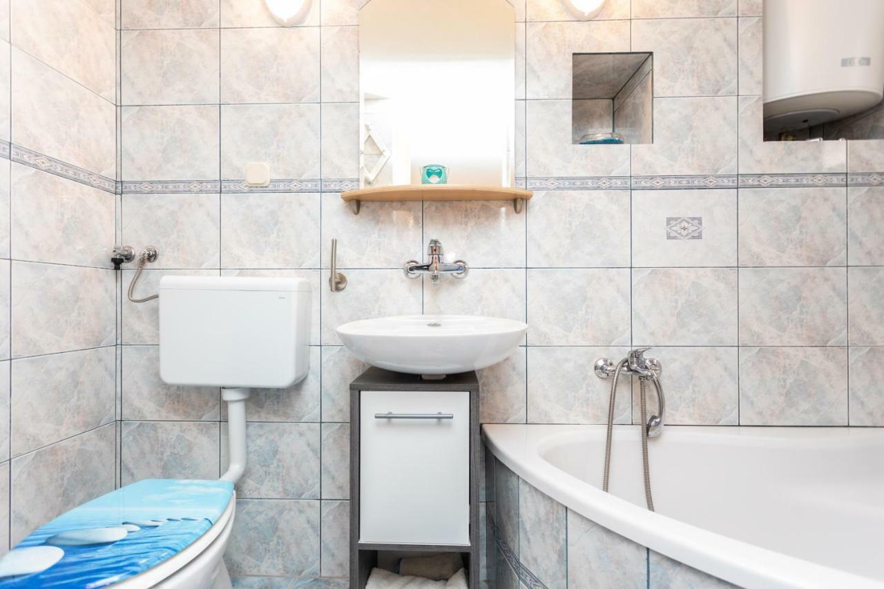 Apartman Verbenia Vrbnik Kültér fotó