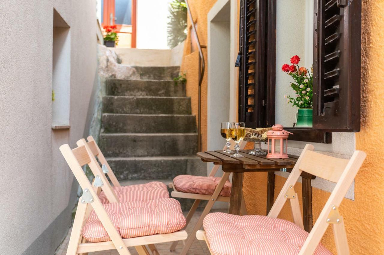 Apartman Verbenia Vrbnik Kültér fotó