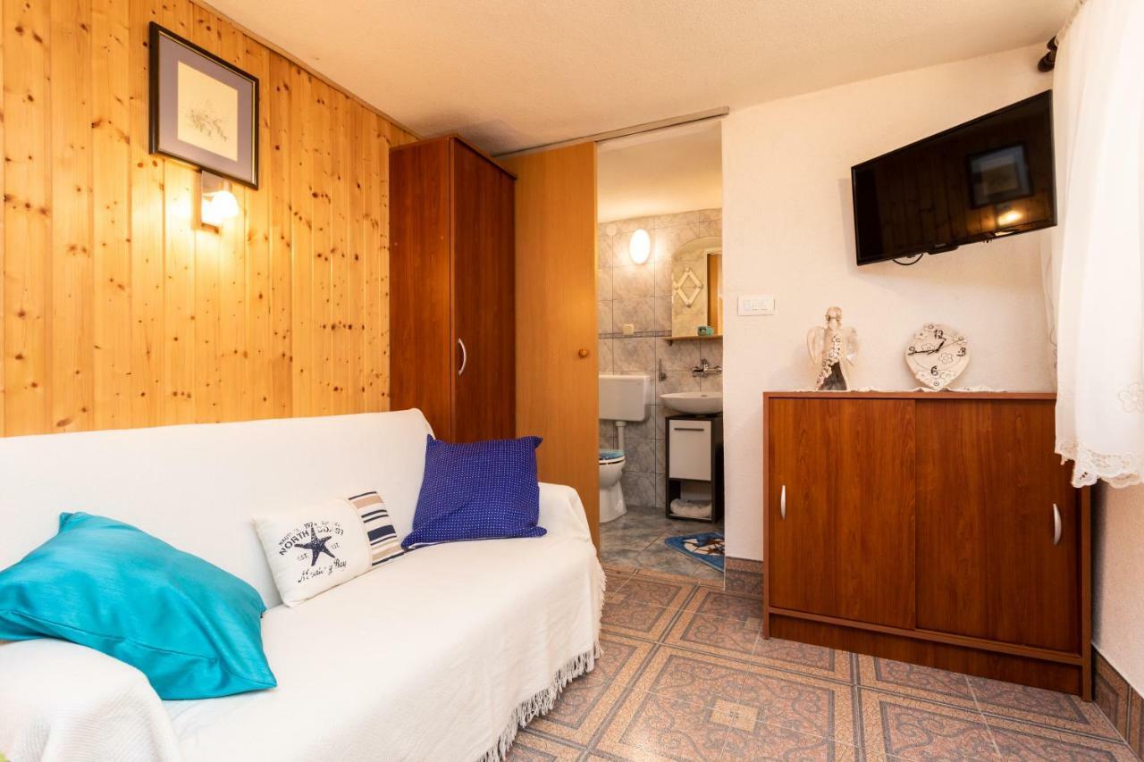 Apartman Verbenia Vrbnik Kültér fotó